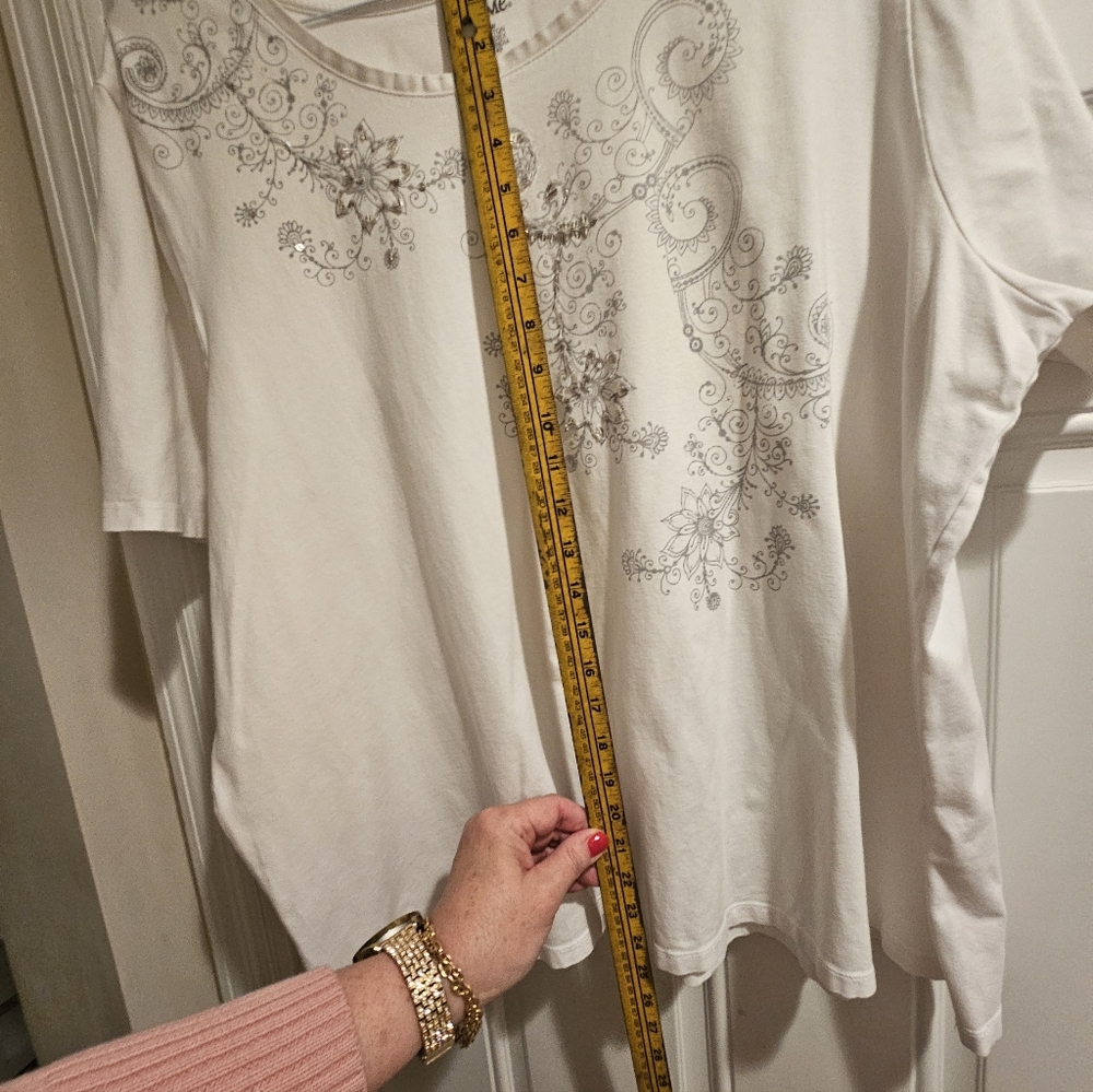 Liz & Me Chic White Embroidered Women's Tee 2X - Picture 8 of 9